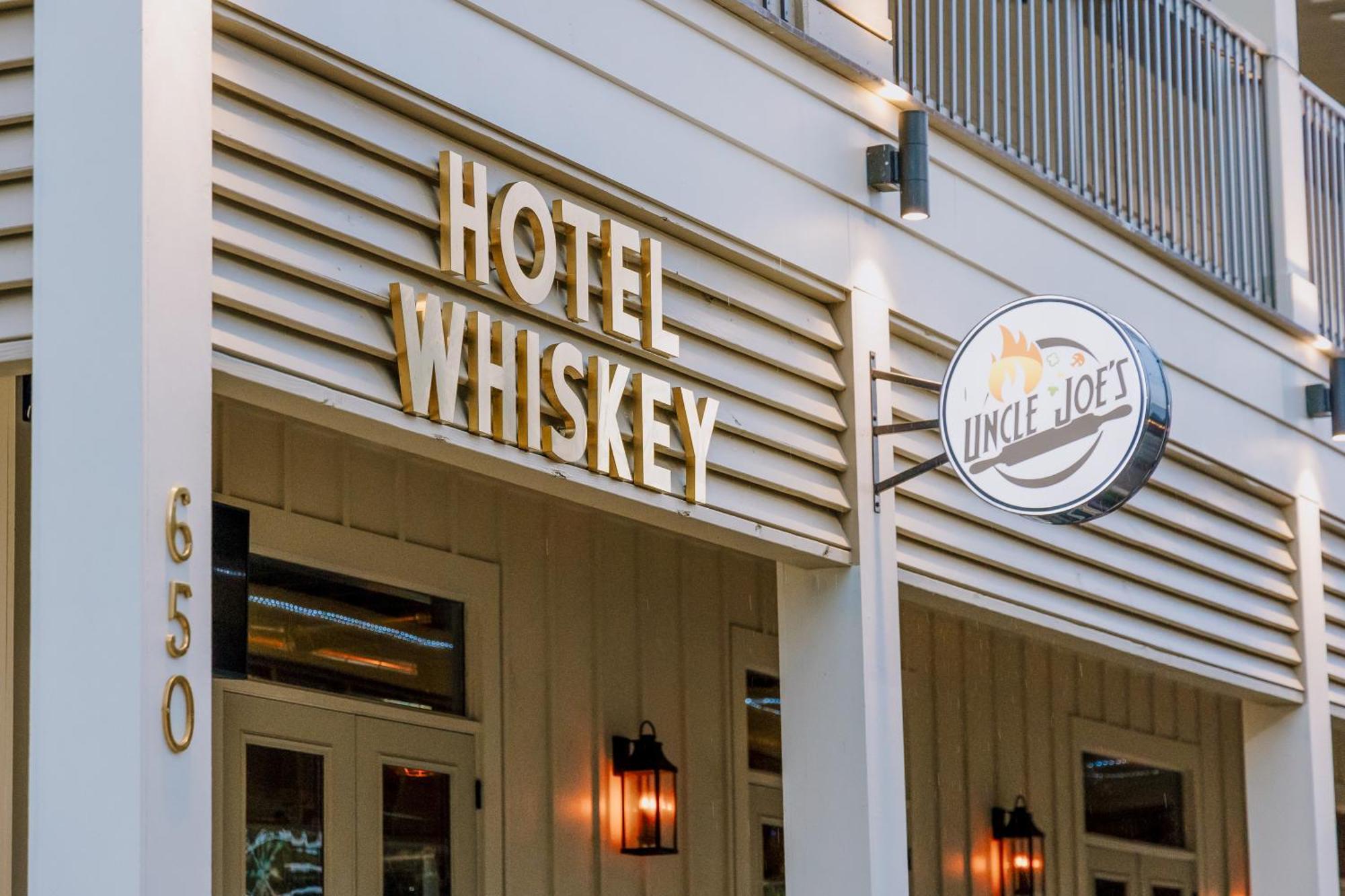 Hotel Whiskey In パスカグーラ エクステリア 写真